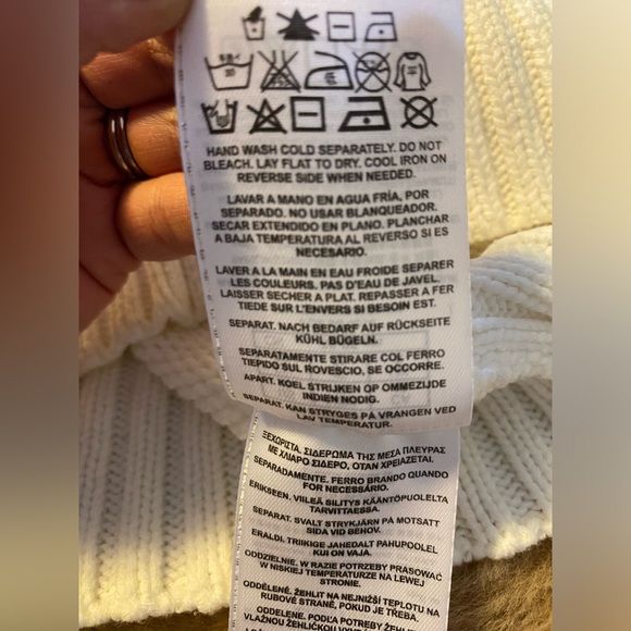 COPY - Guess white sweater dress medium - Picture 4 of 8